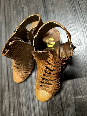 G by Guess Tan/Brown size 9 Woven gladiator Open-Toe Heeled Sandals